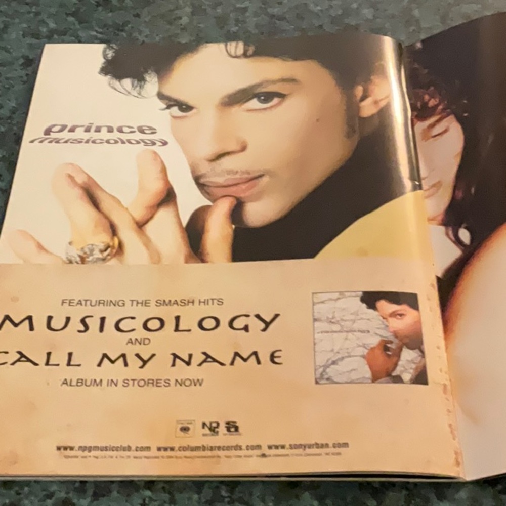 Prince Tshirt & Concert Book + 1 - image 7